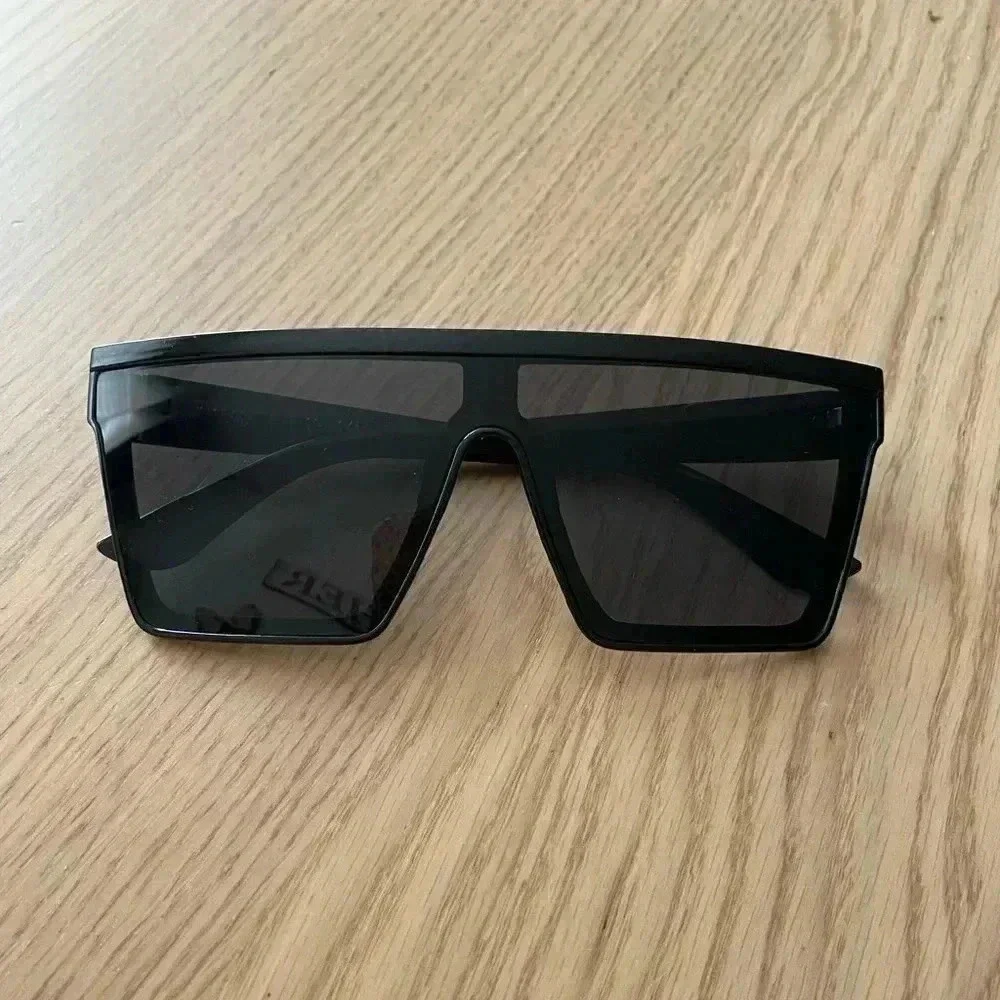 🆕Retro Trend Fashion Big Frame Black Sunglasses🆕